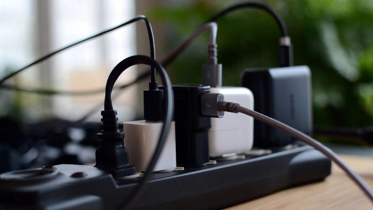 Does a Charger Use Electricity When the Phone Is Not Charging? – TECMARX